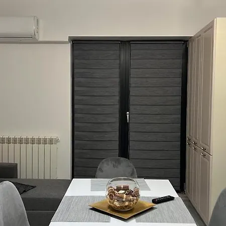 Apartment Eric Mamaia