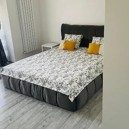 Eric Apartament Mamaja